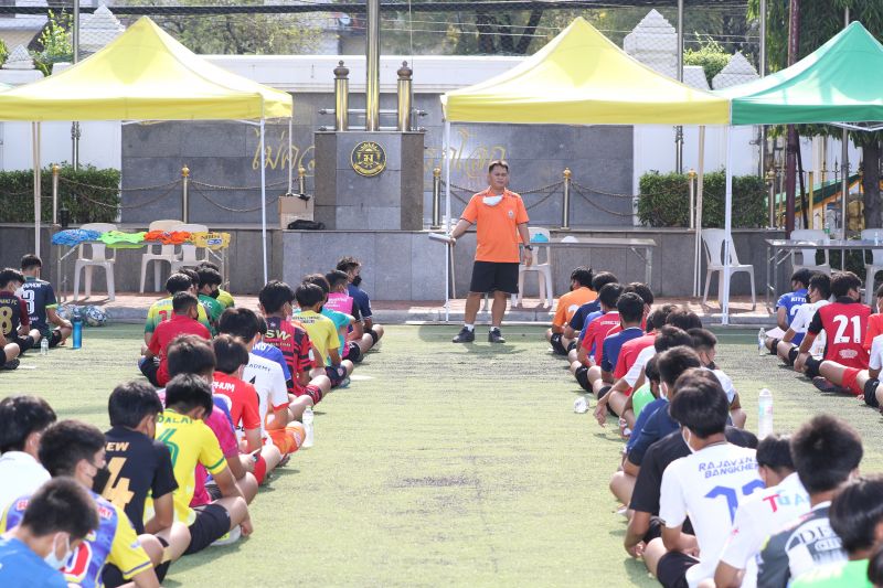 การคัดเลือกนักกีฬาฟุตบอลรุ่นอายุ 16 ปี ของโรงเรียนเทพศิรินทร์