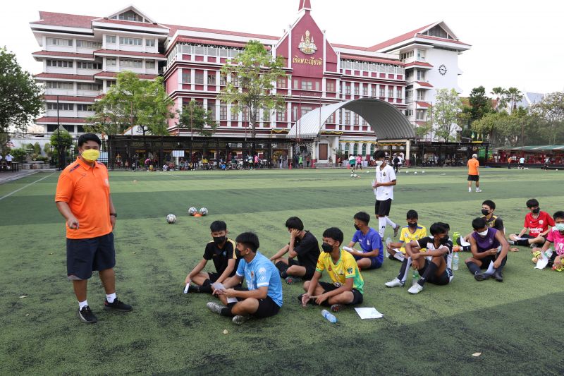 การคัดเลือกนักกีฬาฟุตบอลรุ่นอายุ 16 ปี ของโรงเรียนเทพศิรินทร์