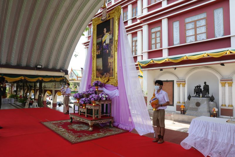 ร่วมลงนามถวายพระพรชัยมงคล เนื่องในวันคล้ายวันพระราชสมภพ  สมเด็จพระกนิษฐาธิราชเจ้า กรมสมเด็จพระเทพรัตนราชสุดาฯ