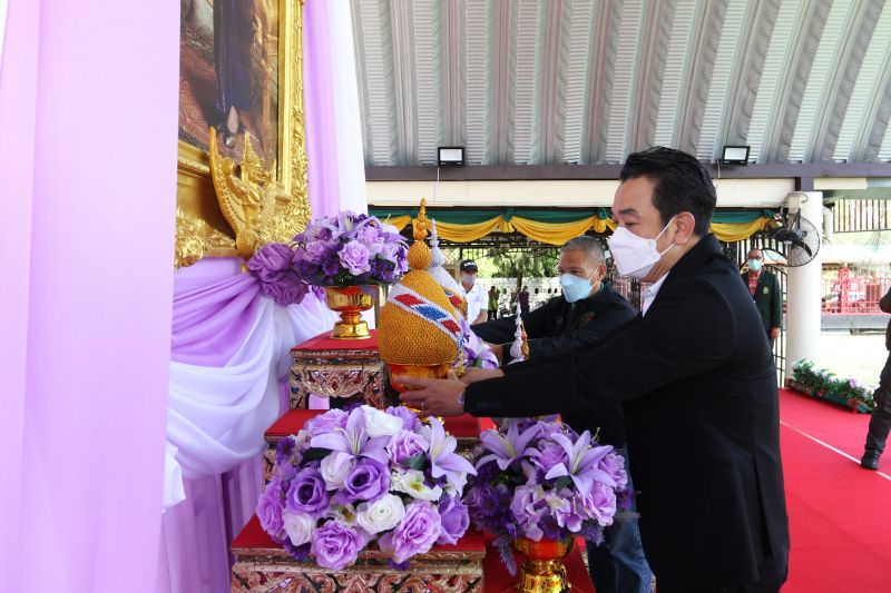 ร่วมลงนามถวายพระพรชัยมงคล เนื่องในวันคล้ายวันพระราชสมภพ  สมเด็จพระกนิษฐาธิราชเจ้า กรมสมเด็จพระเทพรัตนราชสุดาฯ