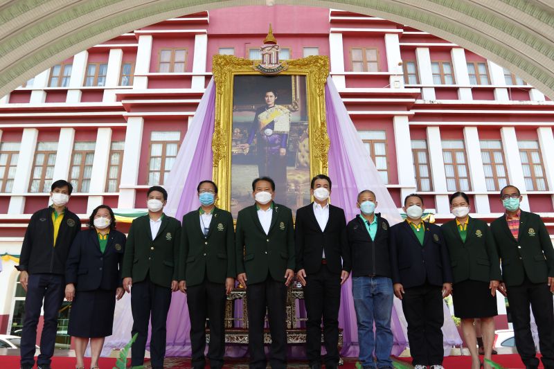 ร่วมลงนามถวายพระพรชัยมงคล เนื่องในวันคล้ายวันพระราชสมภพ  สมเด็จพระกนิษฐาธิราชเจ้า กรมสมเด็จพระเทพรัตนราชสุดาฯ