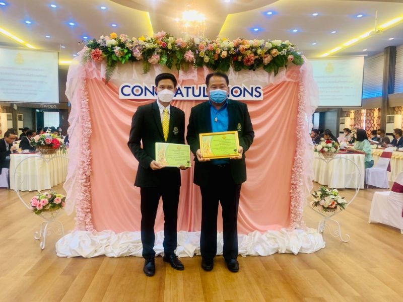 การมอบเกียรติบัตรแสดงการขอบคุณและยกย่องเชิดชูเกียรติ ในการสนับสนุนการบันทึกมิวสิกวิดีโอประกอบบทเพลง หนึ่งเป็นหนึ่ง