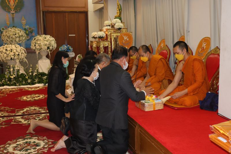 ร่วมพระพิธีธรรมสวดพระอภิธรรม โยมบิดาพระปรีชามงคลญาณ  ผู้ช่วยเจ้าอาวาสวัดเทพศิรินทราวาส
