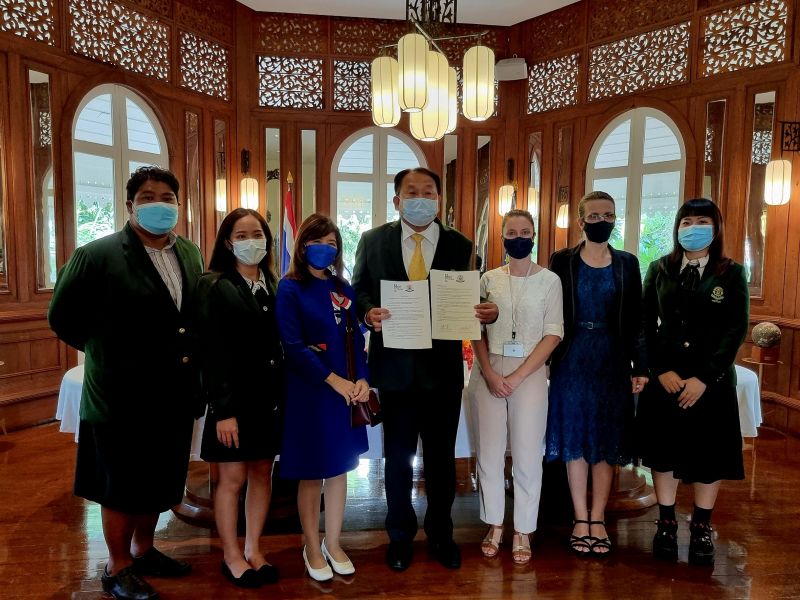 โรงเรียนเทพศิรินทร์ ลงนามในสัญญาเพื่อวางแนวทางการเรียน การสอนวิชาวิทยาศาสตร์เป็นภาษาฝรั่งเศส