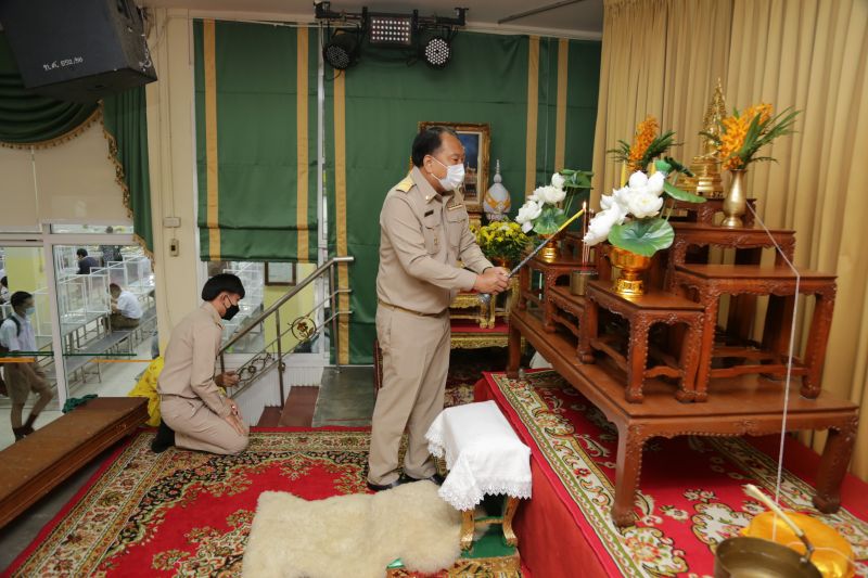 กิจกรรมทำบุญเนื่องในวันพระใหญ่ ตึกเทิดพระเกียรติ โรงเรียนเทพศิรินทร์