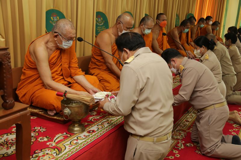 กิจกรรมทำบุญเนื่องในวันพระใหญ่ ตึกเทิดพระเกียรติ โรงเรียนเทพศิรินทร์