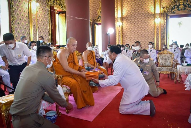 ผู้อำนวยการโรงเรียนเทพศิรินทร์ เข้าร่วมพิธีสวดเจริญพระพุทธมนต์ถวายเป็นพระราชกุศลเนื่องใน โอกาสวันเฉลิมพระชนมพรรษา สมเด็จพระนางเจ้าสุทิดา พัชรสุธาพิมลลักษณ พระบรมราชินี