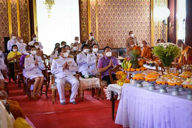 ผู้อำนวยการโรงเรียนเทพศิรินทร์ เข้าร่วมพิธีสวดเจริญพระพุทธมนต์ถวายเป็นพระราชกุศลเนื่องใน โอกาสวันเฉลิมพระชนมพรรษา สมเด็จพระนางเจ้าสุทิดา พัชรสุธาพิมลลักษณ พระบรมราชินี
