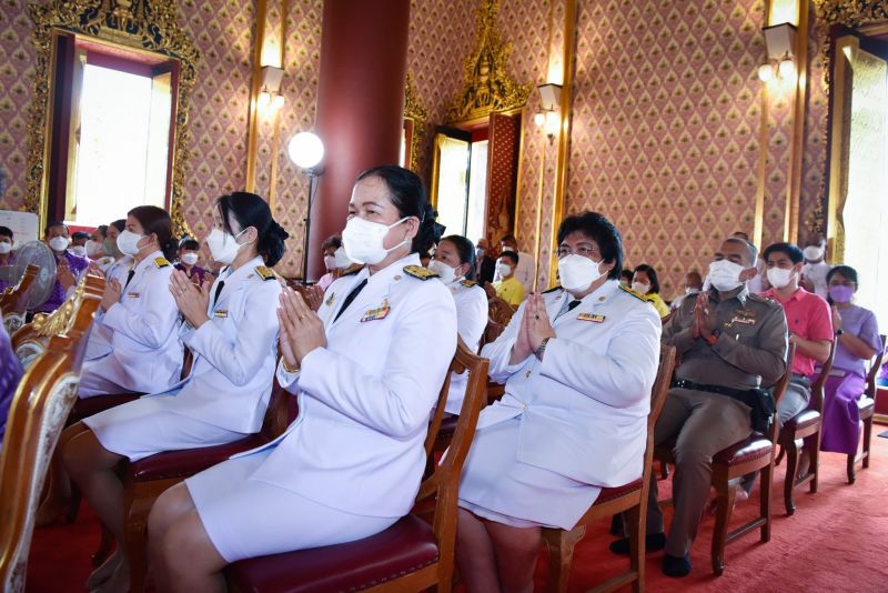 ผู้อำนวยการโรงเรียนเทพศิรินทร์ เข้าร่วมพิธีสวดเจริญพระพุทธมนต์ถวายเป็นพระราชกุศลเนื่องใน โอกาสวันเฉลิมพระชนมพรรษา สมเด็จพระนางเจ้าสุทิดา พัชรสุธาพิมลลักษณ พระบรมราชินี