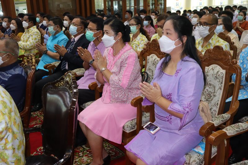 กิจกรรมทำบุญเนื่องในวันพระใหญ่ ตึกเทิดพระเกียรติ โรงเรียนเทพศิรินทร์