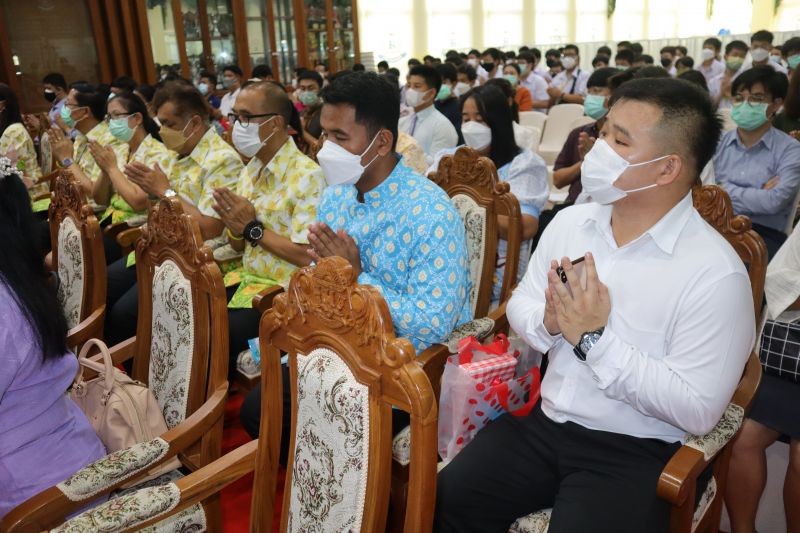 กิจกรรมทำบุญเนื่องในวันพระใหญ่ ตึกเทิดพระเกียรติ โรงเรียนเทพศิรินทร์