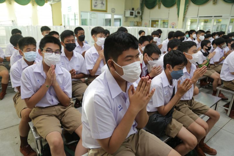 กิจกรรมทำบุญเนื่องในวันพระใหญ่ ตึกเทิดพระเกียรติ โรงเรียนเทพศิรินทร์