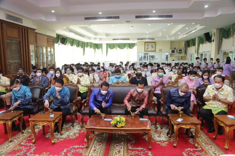 กิจกรรมทำบุญเนื่องในวันพระใหญ่ ตึกเทิดพระเกียรติ โรงเรียนเทพศิรินทร์