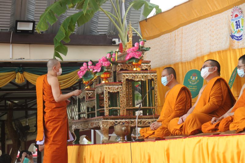 โรงเรียนเทพศิรินทร์ จัดกิจกรรม พิธีหล่อเทียนจำนำพรรษา