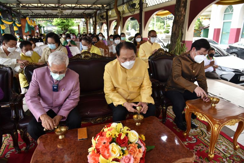 โรงเรียนเทพศิรินทร์ จัดกิจกรรม พิธีหล่อเทียนจำนำพรรษา