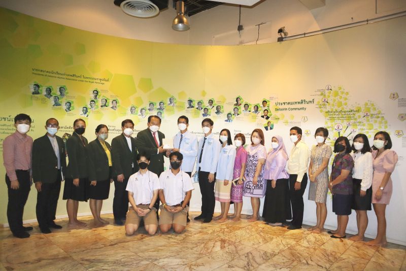 สำนักวิชาการและมาตรฐานการศึกษา สำนักงานคณะกรรมการการศึกษาขั้นพื้นฐาน และ ผู้อำนวยการโรงเรียนชิโนรสวิทยาลัย พร้อมด้วยคณะผู้บริหาร เข้าศึกษาดูงานโรงเรียนเทพศิรินทร์