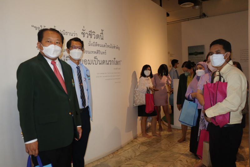 สำนักวิชาการและมาตรฐานการศึกษา สำนักงานคณะกรรมการการศึกษาขั้นพื้นฐาน และ ผู้อำนวยการโรงเรียนชิโนรสวิทยาลัย พร้อมด้วยคณะผู้บริหาร เข้าศึกษาดูงานโรงเรียนเทพศิรินทร์