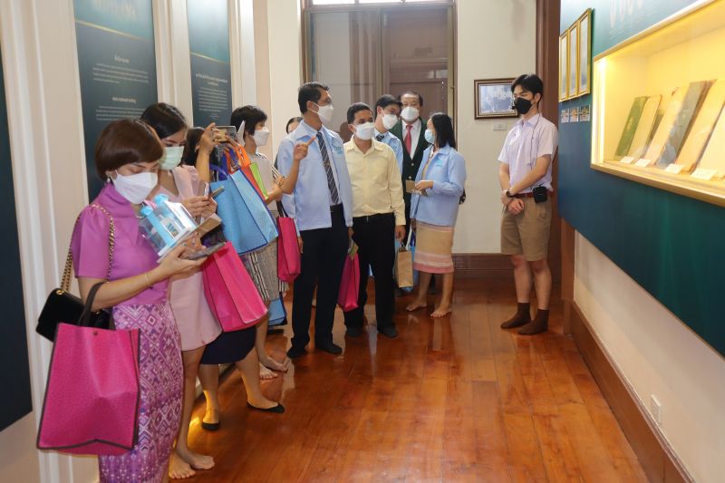 สำนักวิชาการและมาตรฐานการศึกษา สำนักงานคณะกรรมการการศึกษาขั้นพื้นฐาน และ ผู้อำนวยการโรงเรียนชิโนรสวิทยาลัย พร้อมด้วยคณะผู้บริหาร เข้าศึกษาดูงานโรงเรียนเทพศิรินทร์
