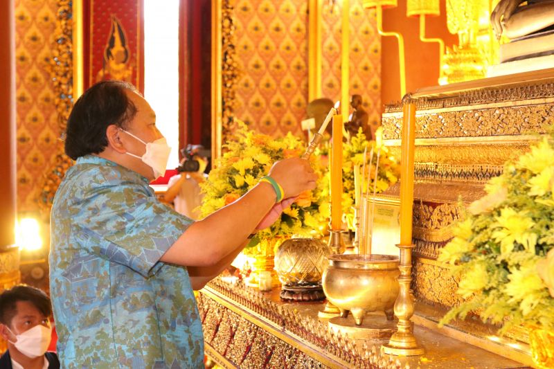 โรงเรียนเทพศิรินทร์ ร่วมโดยนักเรียนระดับมัธยมศึกษาตอนต้น จัดกิจกรรมแห่เทียนจำนำพรรษา  แด่ วัดเทพศิรินทราวาส วัดพลับพลาชัย และ วัดคณิกาผล