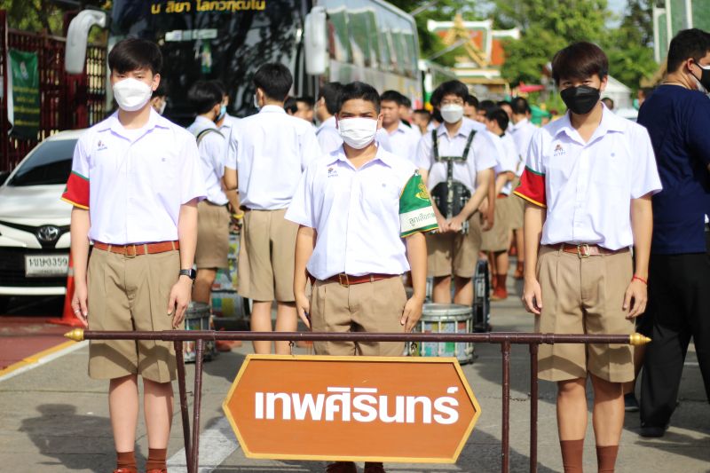 โรงเรียนเทพศิรินทร์ ร่วมโดยนักเรียนระดับมัธยมศึกษาตอนต้น จัดกิจกรรมแห่เทียนจำนำพรรษา  แด่ วัดเทพศิรินทราวาส วัดพลับพลาชัย และ วัดคณิกาผล