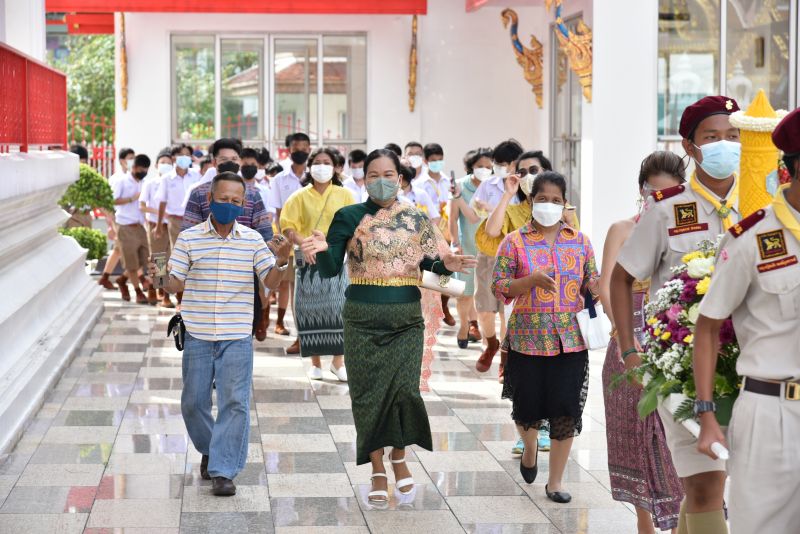 โรงเรียนเทพศิรินทร์ ร่วมโดยนักเรียนระดับมัธยมศึกษาตอนต้น จัดกิจกรรมแห่เทียนจำนำพรรษา  แด่ วัดเทพศิรินทราวาส วัดพลับพลาชัย และ วัดคณิกาผล