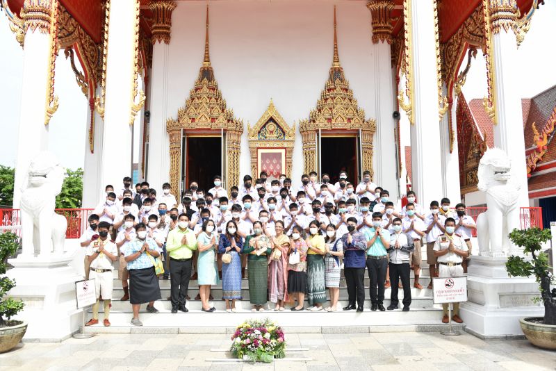 โรงเรียนเทพศิรินทร์ ร่วมโดยนักเรียนระดับมัธยมศึกษาตอนต้น จัดกิจกรรมแห่เทียนจำนำพรรษา  แด่ วัดเทพศิรินทราวาส วัดพลับพลาชัย และ วัดคณิกาผล