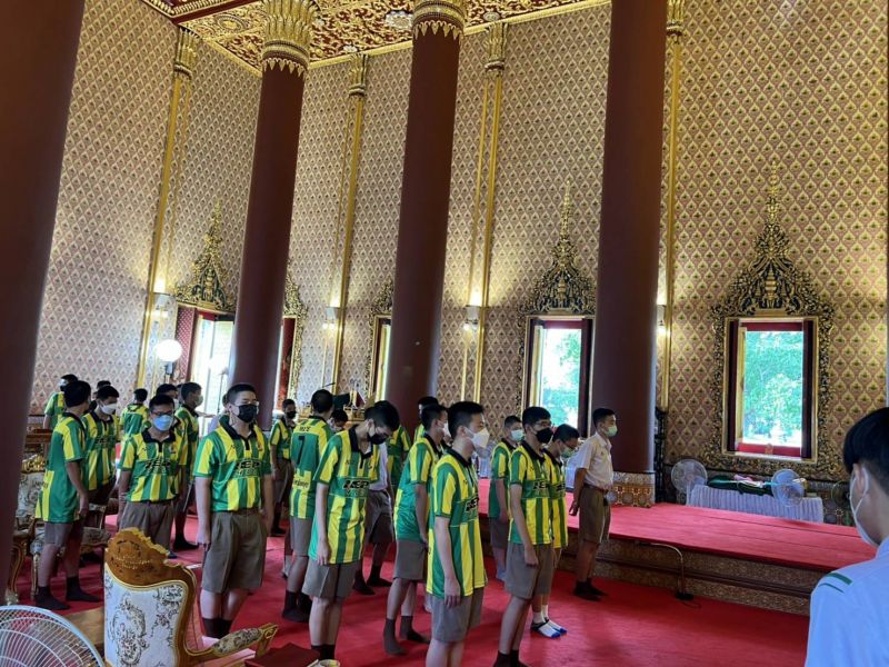 กิจกรรมทำบุญตักบาตรในช่วงเช้า ณ วัดเทพศิรินทราวาส