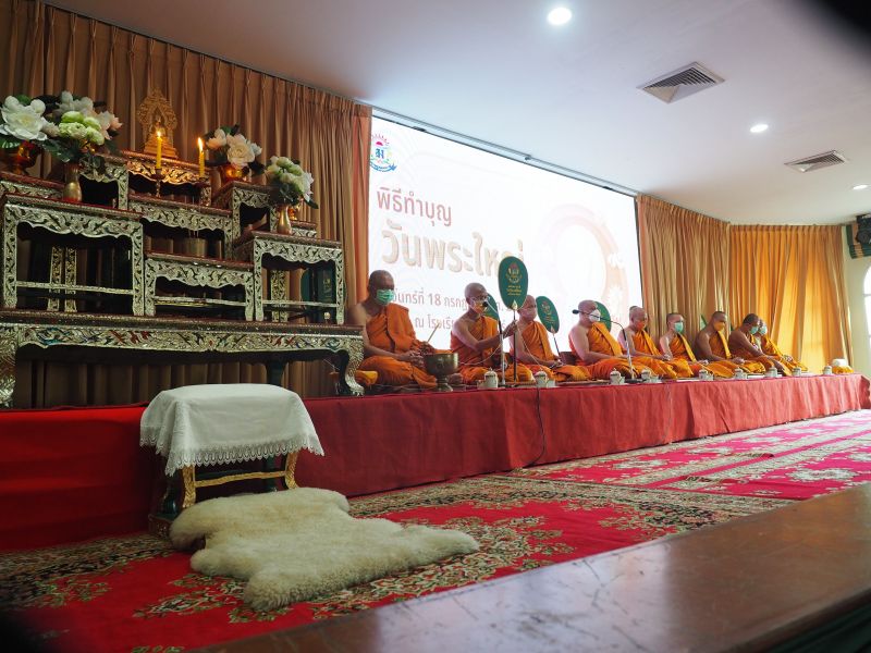 กิจกรรมทำบุญเนื่องในวันพระใหญ่ ตึกเทิดพระเกียรติ โรงเรียนเทพศิรินทร์