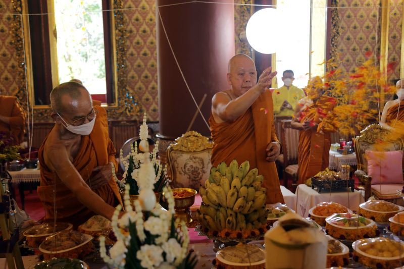 พิธีเจริญพระพุทธมนต์นวัคคหายุสมธัมม์ เสริมสิริมงคลวันพระบรมราชสมภพ ถวายพระพรชัยมงคล พระบาทสมเด็จพระวชิรเกล้าเจ้าอยู่หัว