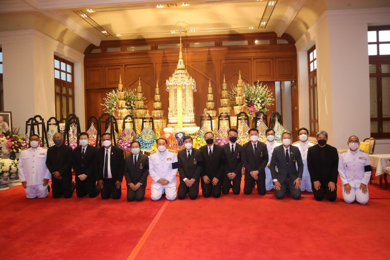 ร่วมพิธีสวดพระอภิธรรม หม่อมเจ้าภีศเดช รัชนี อดีตประธานมูลนิธิโครงการหลวง