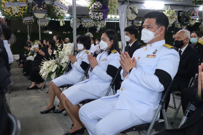 ร่วมพิธีสวดพระอภิธรรม หม่อมเจ้าภีศเดช รัชนี อดีตประธานมูลนิธิโครงการหลวง