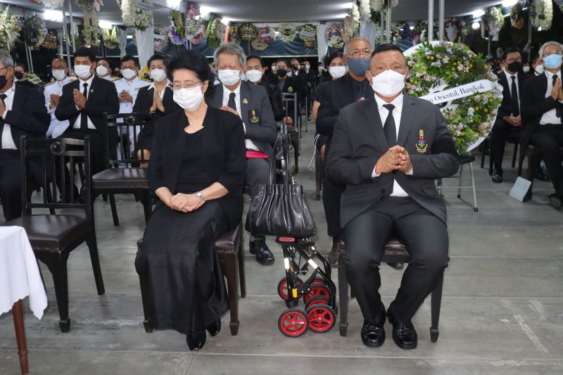 ร่วมพิธีสวดพระอภิธรรม หม่อมเจ้าภีศเดช รัชนี อดีตประธานมูลนิธิโครงการหลวง