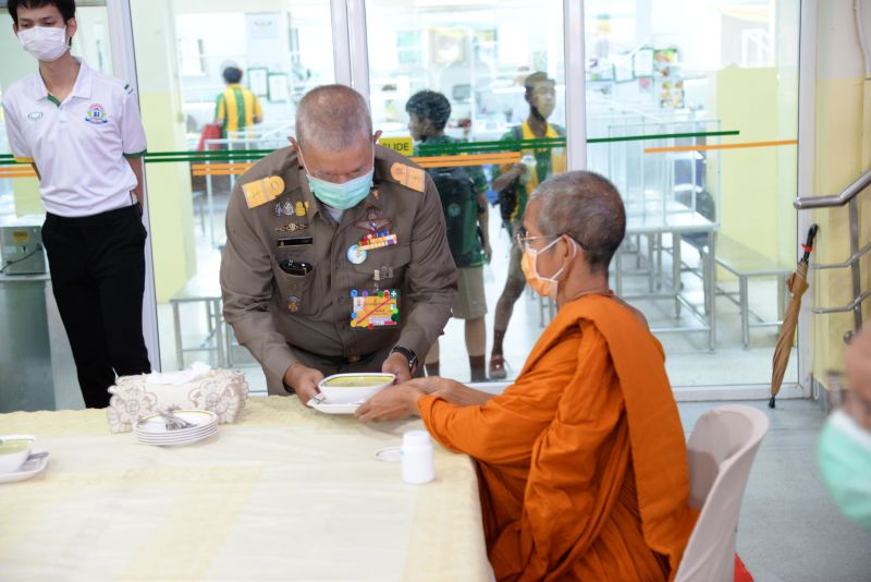 กิจกรรมทำบุญเนื่องในวันพระใหญ่ ณ ห้องประชุมเทิดพระเกียรติ โรงเรียนเทพศิรินทร์