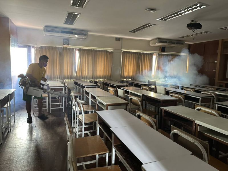 โรงเรียนเทพศิรินทร์ ดำเนินการฉีดพ่นหมอกควัน กำจัดยุง ก่อนเปิดภาคเรียนที่ 2 ปีการศึกษา 2565