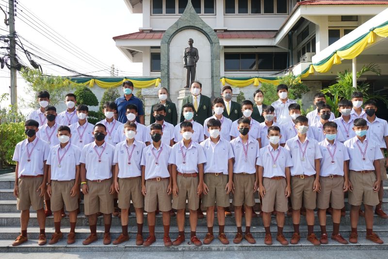 ทีมฟุตบอล โรงเรียนเทพศิรินทร์ ได้รับรางวัลรองชนะเลิศอันดับ 1 จากการแข่งขัน รายการ MOL SuperMark Football Festival U15