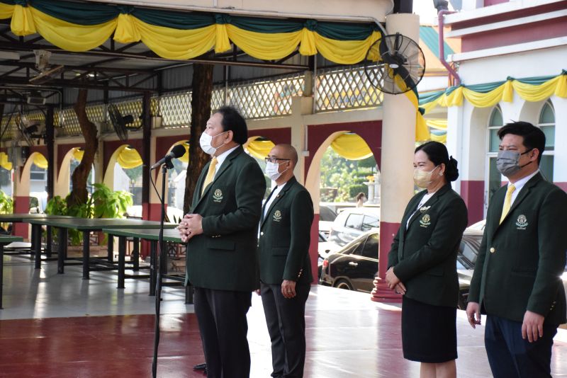 ทีมฟุตบอล โรงเรียนเทพศิรินทร์ ได้รับรางวัลรองชนะเลิศอันดับ 1 จากการแข่งขัน รายการ MOL SuperMark Football Festival U15