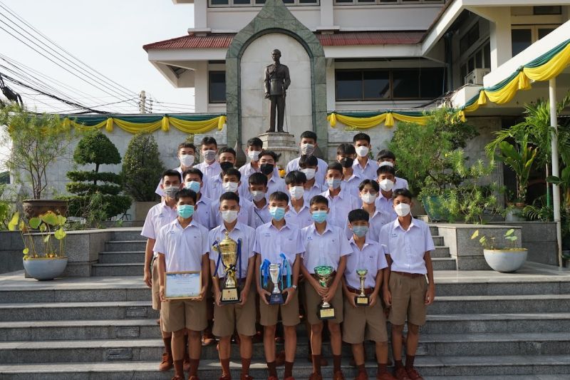 ทีมฟุตซอล โรงเรียนเทพศิรินทร์ ได้รับรางวัลชนะเลิศอันดับ และ รองชนะเลิศอันดับ จากการแข่งขัน รายการ Junior Youth Cup กีฬาต้านภัยยาเสพติด และ ปทุมคงคา สป. U 14 คูลซัพพอร์ทเตอร์
