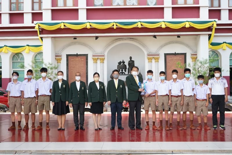 ทีมฟุตซอล โรงเรียนเทพศิรินทร์ ได้รับรางวัลชนะเลิศอันดับ และ รองชนะเลิศอันดับ จากการแข่งขัน รายการ Junior Youth Cup กีฬาต้านภัยยาเสพติด และ ปทุมคงคา สป. U 14 คูลซัพพอร์ทเตอร์