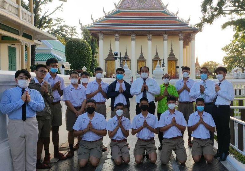 กิจกรรมทำบุญตักบาตรในช่วงเช้า ณ วัดเทพศิรินทราวาส