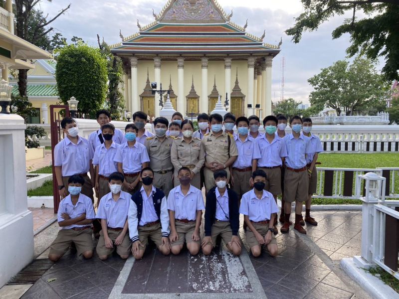 กิจกรรมทำบุญตักบาตรในช่วงเช้า ณ วัดเทพศิรินทราวาส