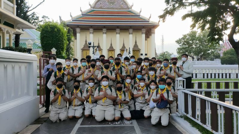 กิจกรรมทำบุญตักบาตรในช่วงเช้า ณ วัดเทพศิรินทราวาส