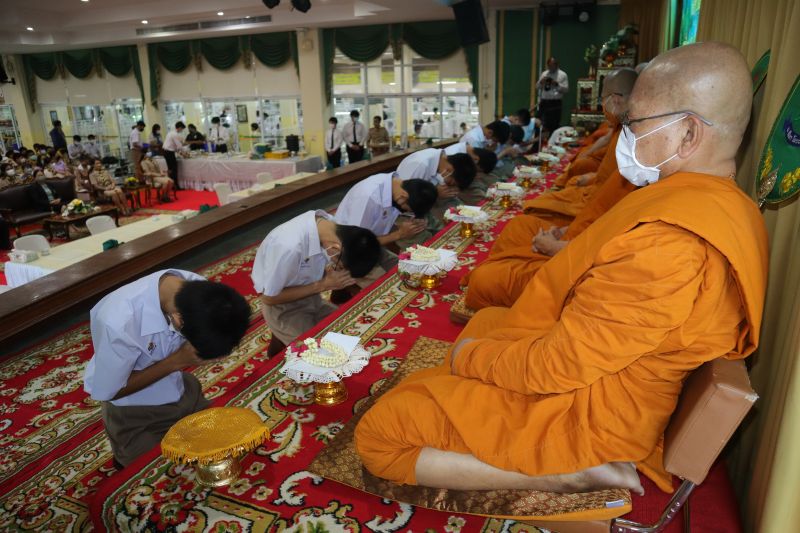 กิจกรรมทำบุญเนื่องในวันพระใหญ่ ณ ห้องประชุมเทิดพระเกียรติ โรงเรียนเทพศิรินทร์