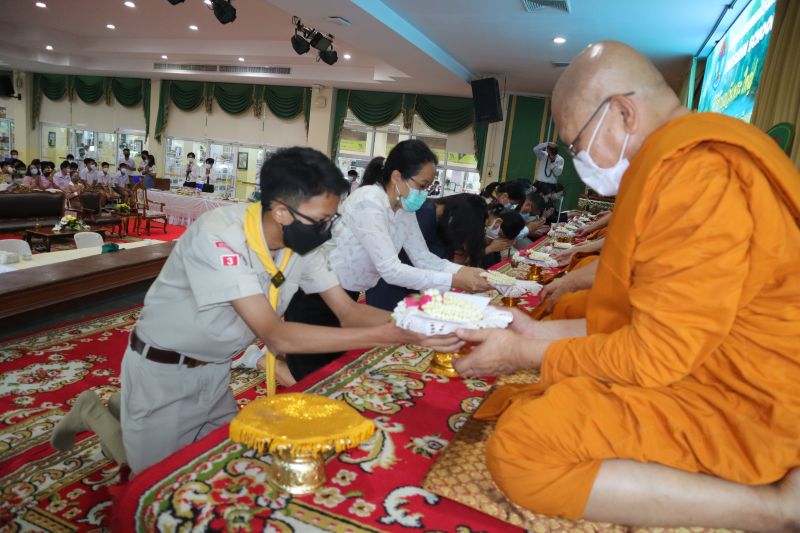 กิจกรรมทำบุญเนื่องในวันพระใหญ่ ณ ห้องประชุมเทิดพระเกียรติ โรงเรียนเทพศิรินทร์