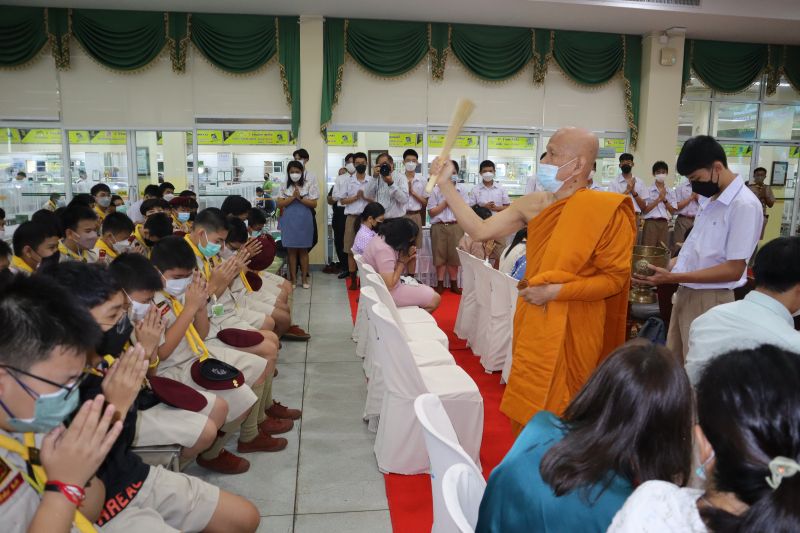 กิจกรรมทำบุญเนื่องในวันพระใหญ่ ณ ห้องประชุมเทิดพระเกียรติ โรงเรียนเทพศิรินทร์