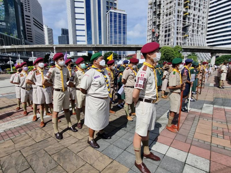 วงดุริยางค์ลูกเสือและลูกเสือกองร้อยพิเศษโรงเรียนเทพศิรินทร์  ได้เข้าร่วมพิธีวางพวงมาลา เนื่องในวันสมเด็จพระมหาธีรราชเจ้า