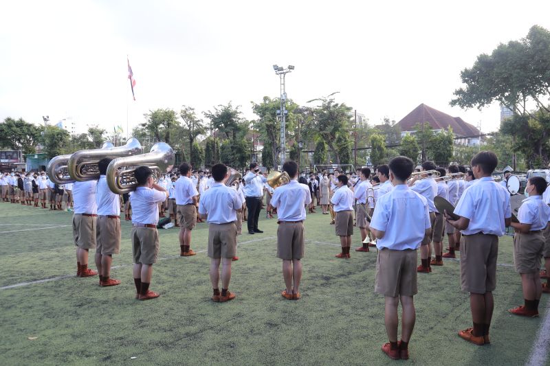 โรงเรียนเทพศิรินทร์และสมาคมผู้ปกครองและครู โรงเรียนเทพศิรินทร์  มอบเสื้อแจ็คเก็ตให้แก่คณะกรรมการบริหารนักเรียน ปีการศึกษา 2565