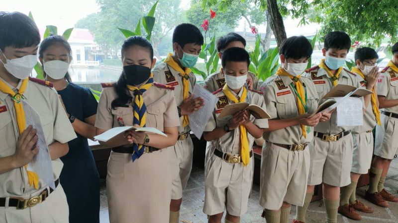 กิจกรรมทำบุญตักบาตรในช่วงเช้า ณ วัดเทพศิรินทราวาส
