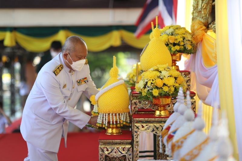 พิธีน้อมรำลึกในพระมหากรุณาธิคุณ เนื่องในวันคล้ายวันพระราชสมภพ  ในหลวงรัชกาลที่ 9 วันชาติ และ วันพ่อแห่งชาติ