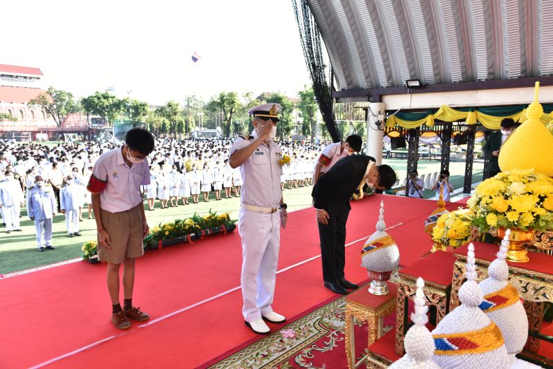 พิธีน้อมรำลึกในพระมหากรุณาธิคุณ เนื่องในวันคล้ายวันพระราชสมภพ  ในหลวงรัชกาลที่ 9 วันชาติ และ วันพ่อแห่งชาติ