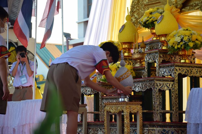 พิธีน้อมรำลึกในพระมหากรุณาธิคุณ เนื่องในวันคล้ายวันพระราชสมภพ  ในหลวงรัชกาลที่ 9 วันชาติ และ วันพ่อแห่งชาติ